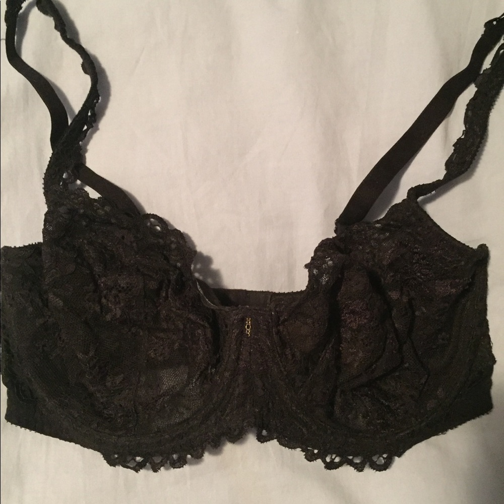 Victoria’s Secret Unlined Demi Lace Bra. 34DD